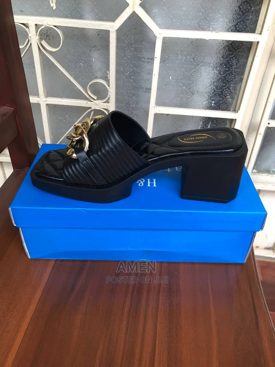 Ladies Shoe