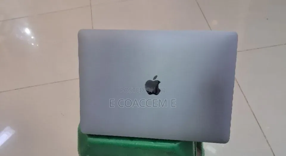 New Laptop Apple MacBook 8GB Apple M1 SSD 512GB