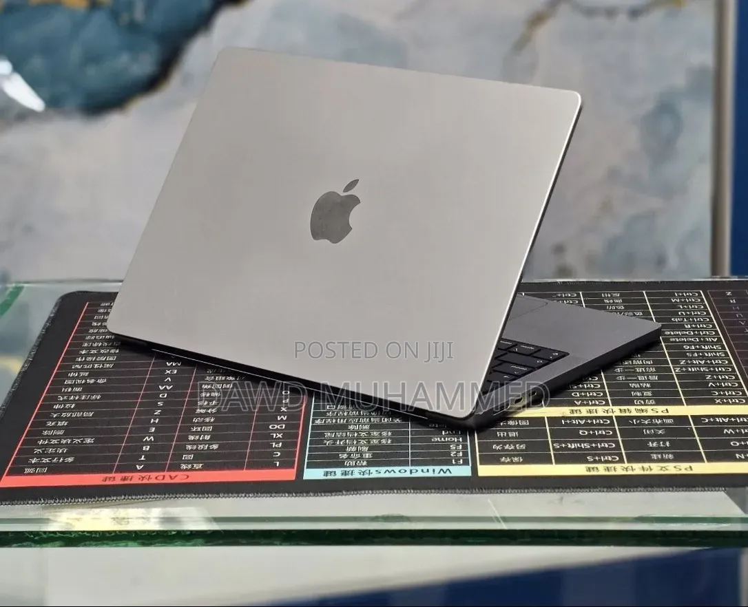 New Laptop Apple MacBook Pro 2021 M1 32GB Apple M1 Pro SSD 1T
