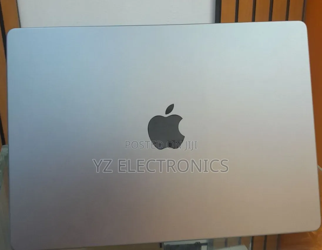 New Laptop Apple MacBook Pro 2021 M1 16GB Intel Core i7 SSD 512GB