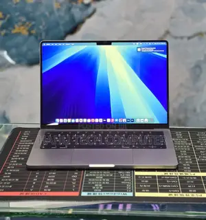 New Laptop Apple MacBook Pro 2021 M1 32GB Apple M1 Pro SSD 1T