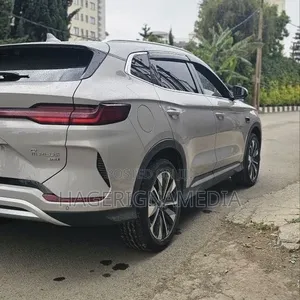 BYD Song Plus 2025 Silver