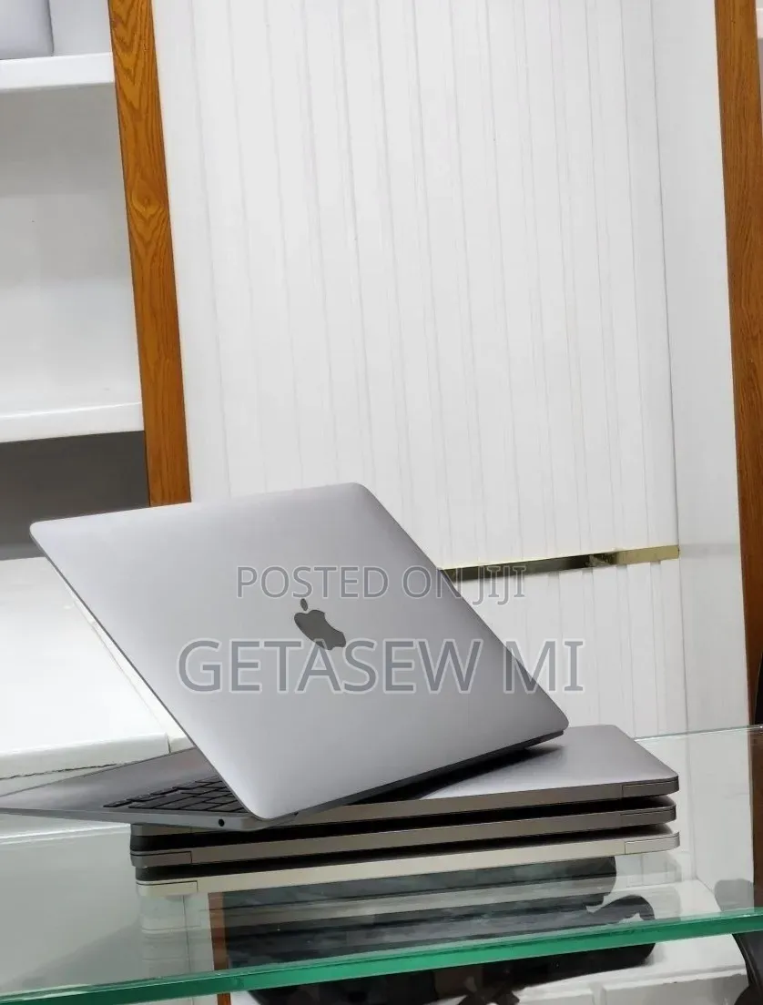 New Laptop Apple MacBook Air 2020 M1 8GB Apple M1 SSD 256GB