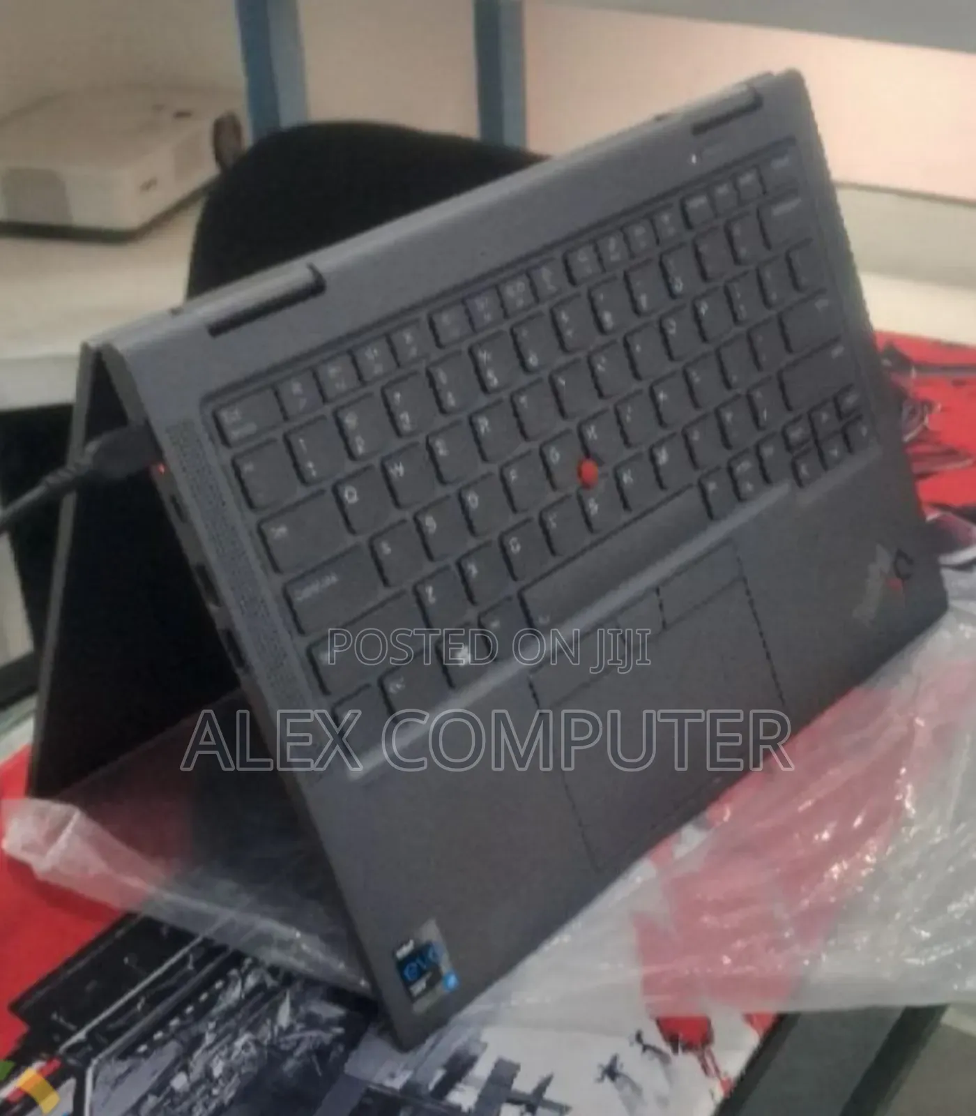 New Laptop Lenovo ThinkPad X1 Yoga 16GB Intel Core i7 SSD 512GB