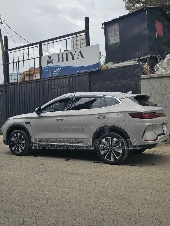 BYD Song Plus 2025 Silver