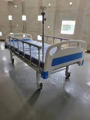 Hospital Bed勠曰supports Up to 240 Kg of Load口easy Patient Positioning