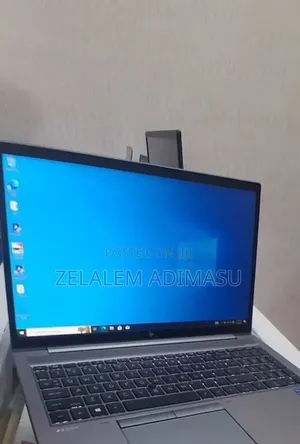 New Laptop HP ZBook Firefly G8 16GB Intel Core i7 SSD 512GB