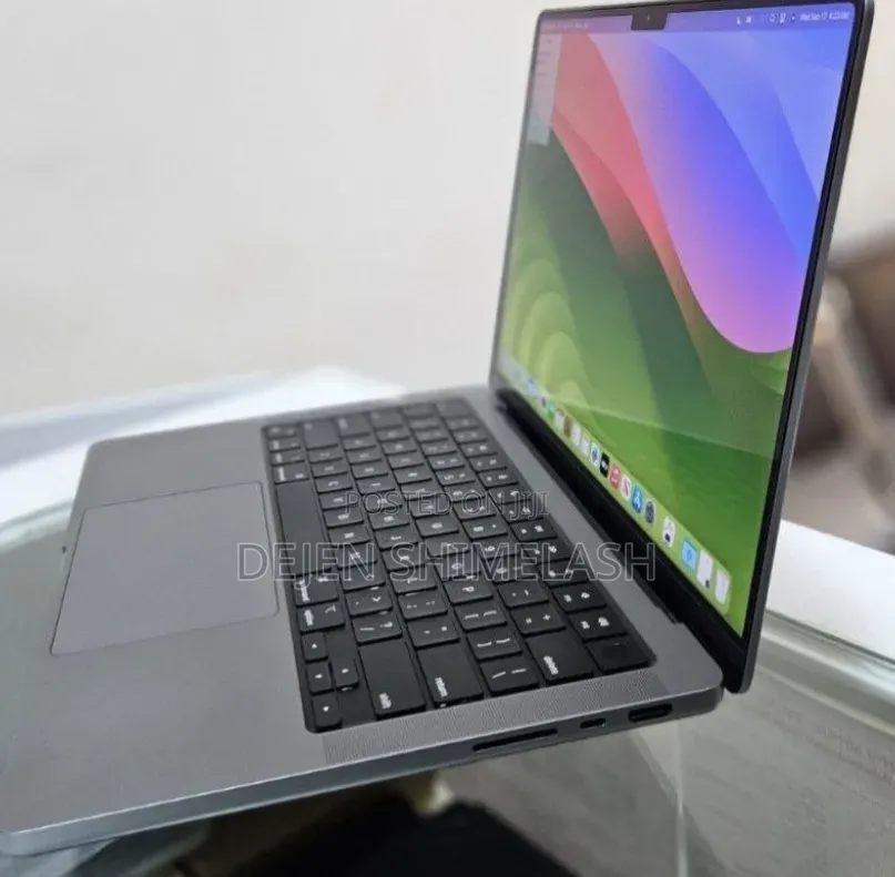 New Laptop Apple MacBook Pro 2021 M1 16GB Apple M1 Pro SSD 512GB