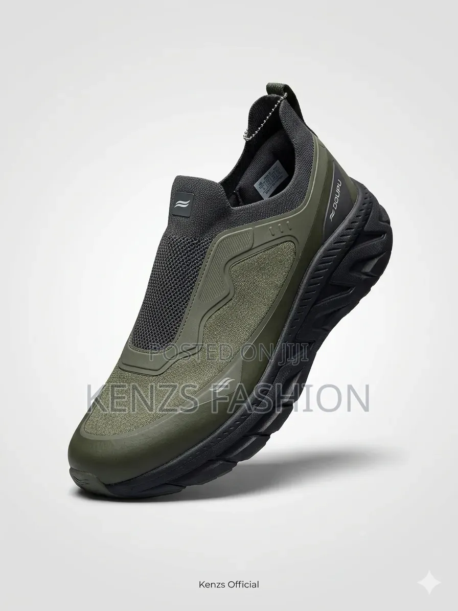 ለክረምት የሚሆን Waterproof Goupu ስኒከር