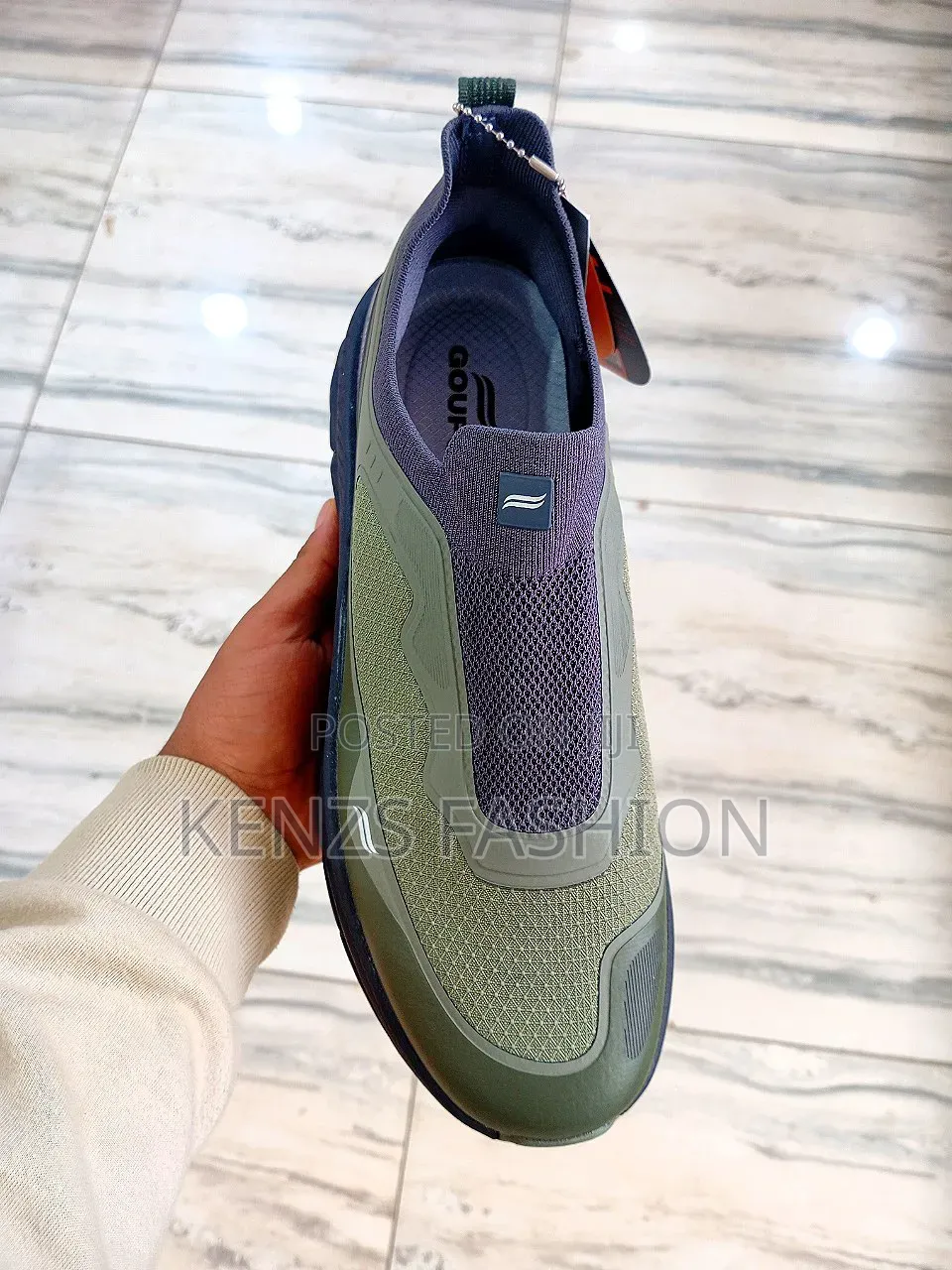 ለክረምት የሚሆን Waterproof Goupu ስኒከር