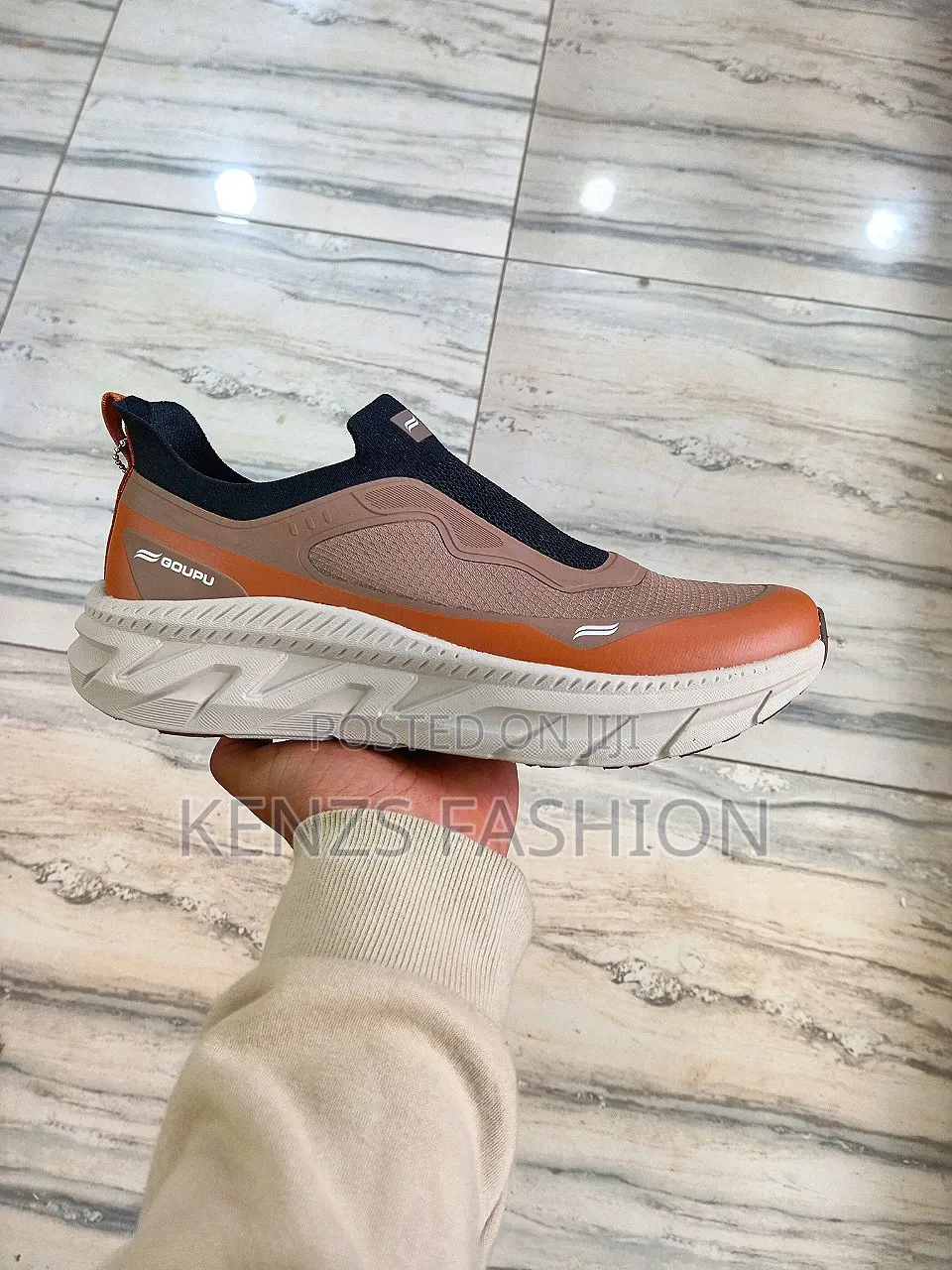 ለክረምት የሚሆን Waterproof Goupu ስኒከር