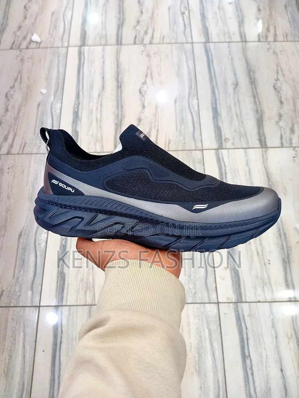 ለክረምት የሚሆን Waterproof Goupu ስኒከር