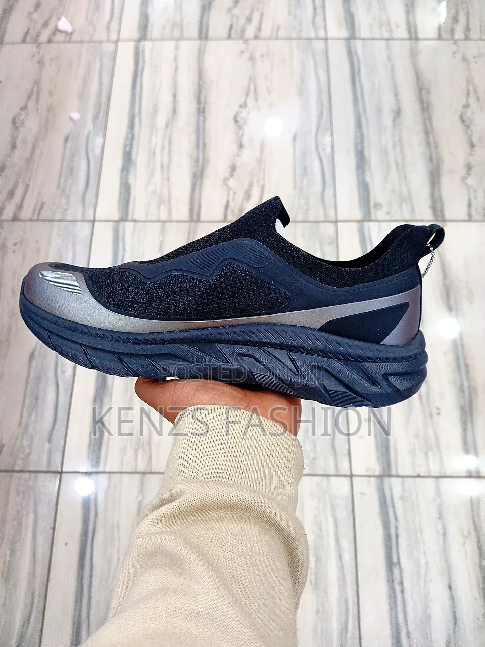 ለክረምት የሚሆን Waterproof Goupu ስኒከር