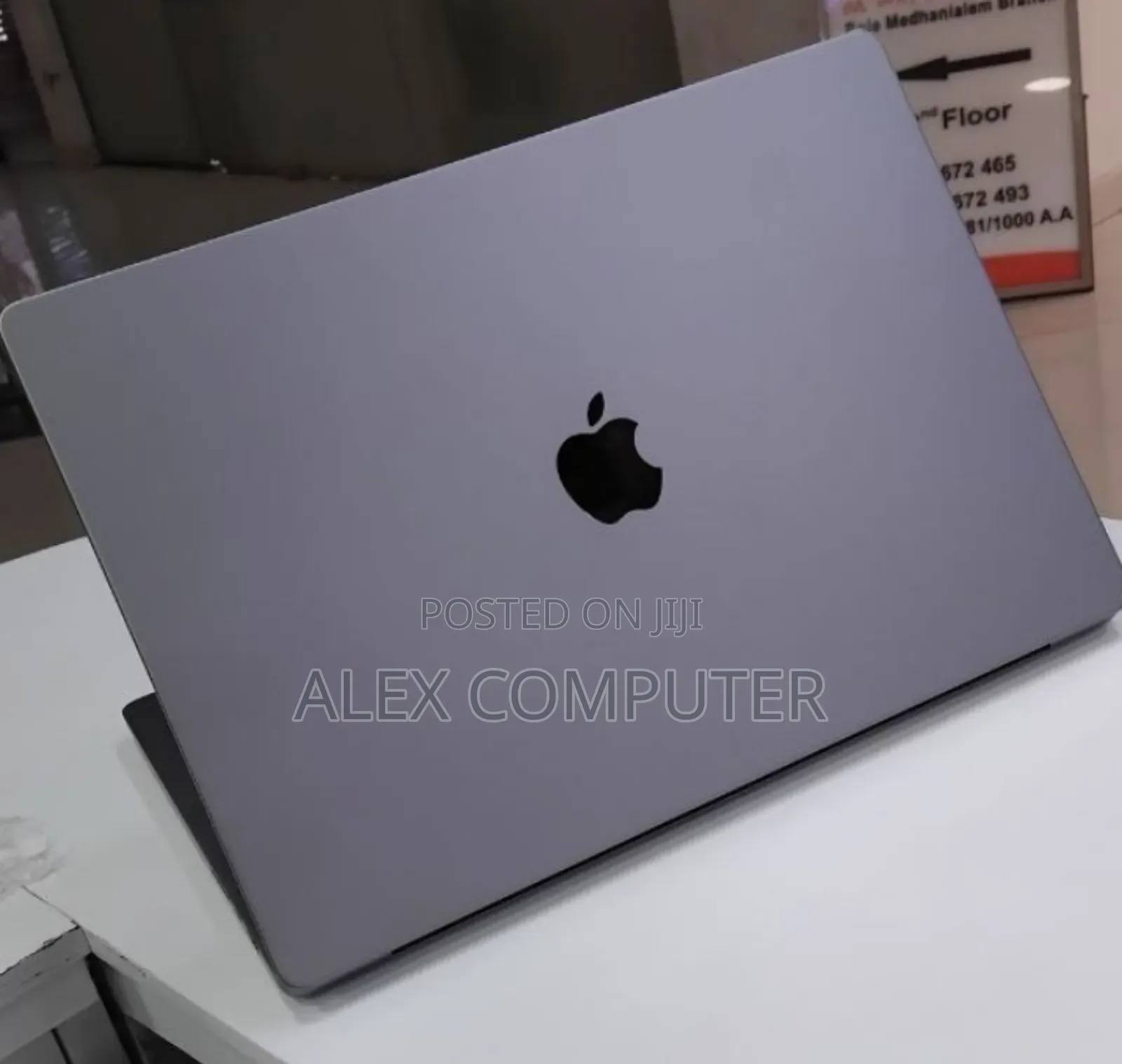 New Laptop Apple MacBook Pro 32GB Apple M1 Max SSD 1T