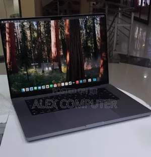 New Laptop Apple MacBook Pro 32GB Apple M1 Max SSD 1T