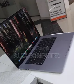 New Laptop Apple MacBook Pro 32GB Apple M1 Max SSD 1T