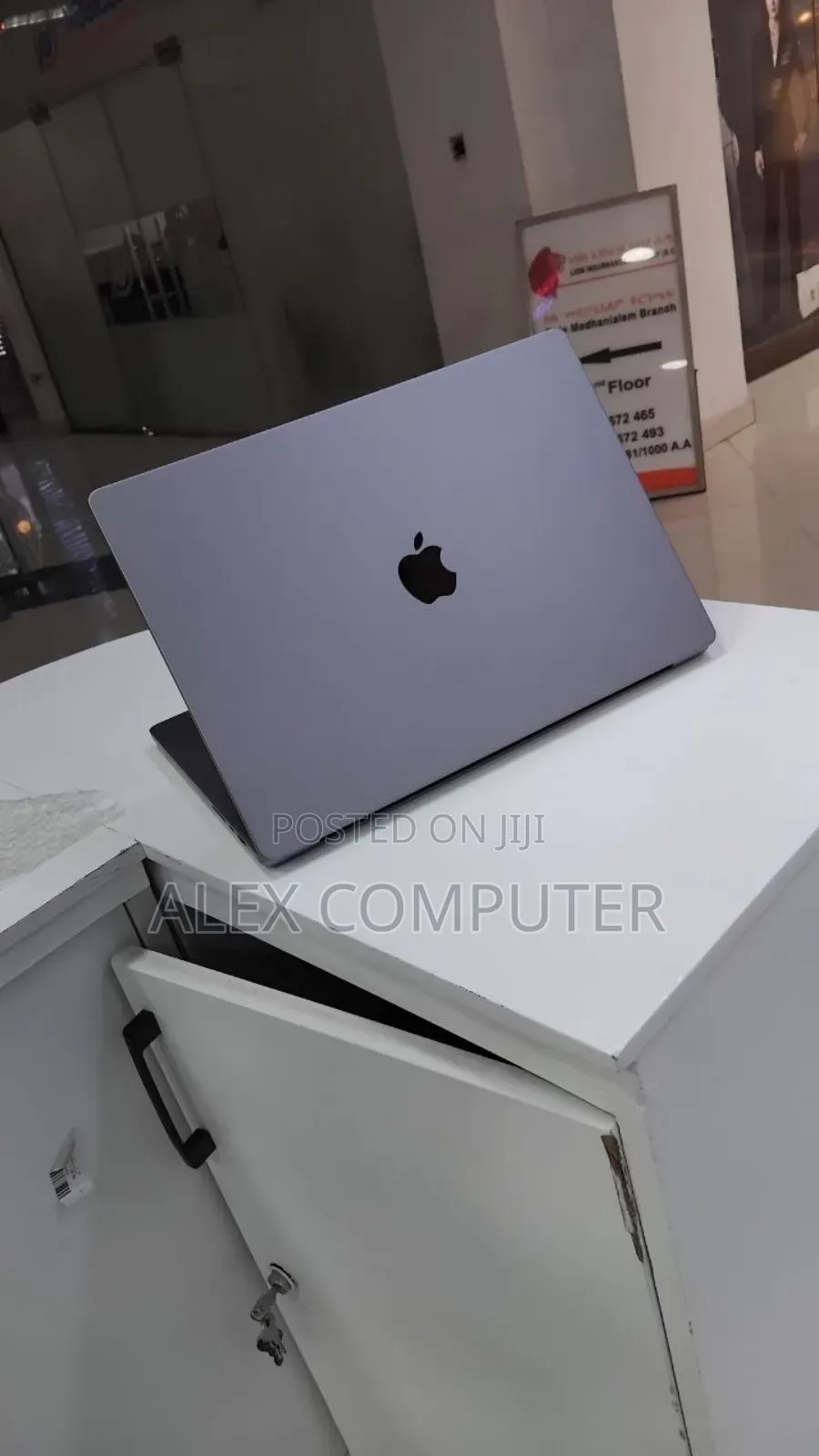 New Laptop Apple MacBook Pro 32GB Apple M1 Max SSD 1T