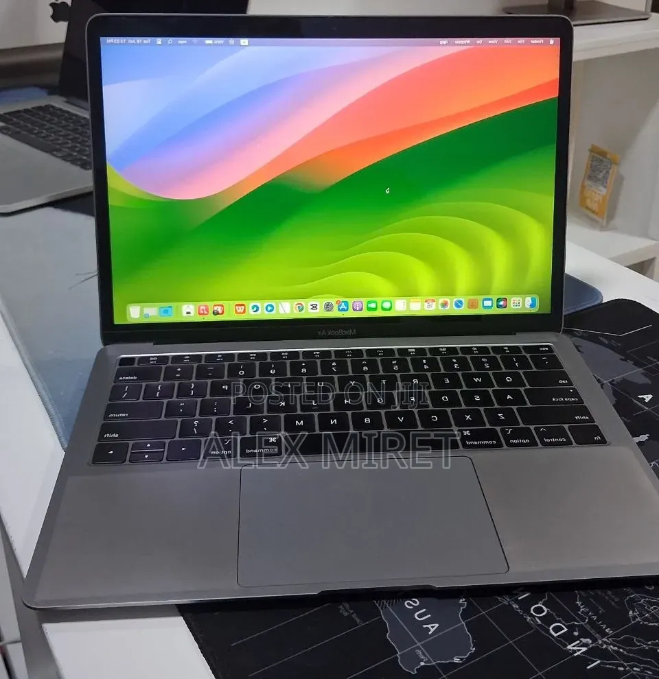 New Laptop Apple MacBook Air 2019 8GB Intel Core i5 SSD 128GB