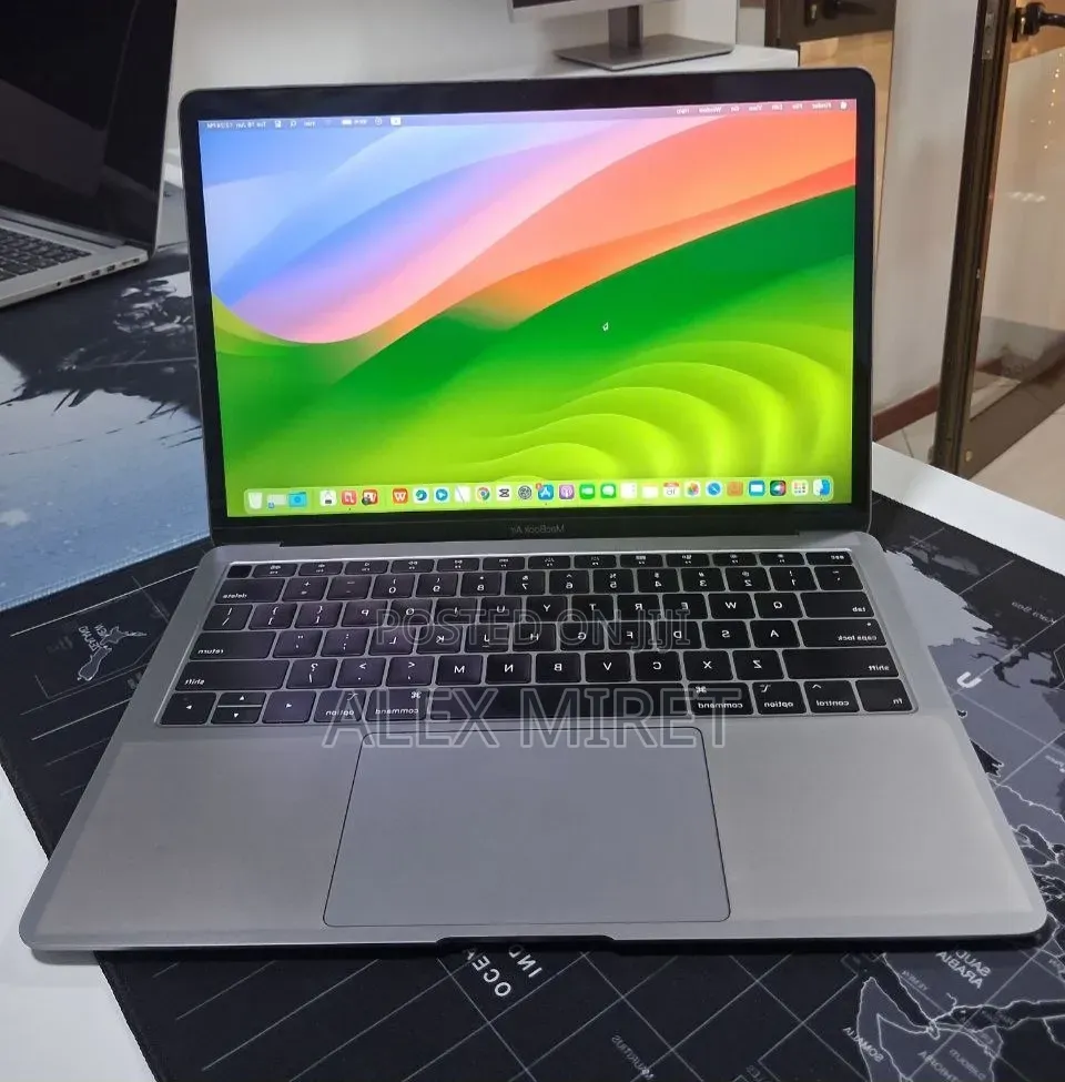 New Laptop Apple MacBook Air 2019 8GB Intel Core i5 SSD 128GB
