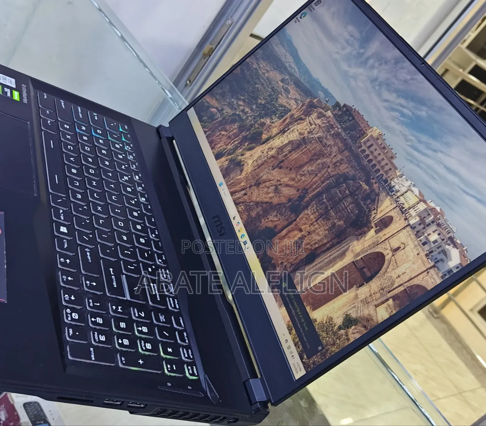 New Laptop MSI GP75 Leopard 16GB Intel Core i7 SSD 512GB