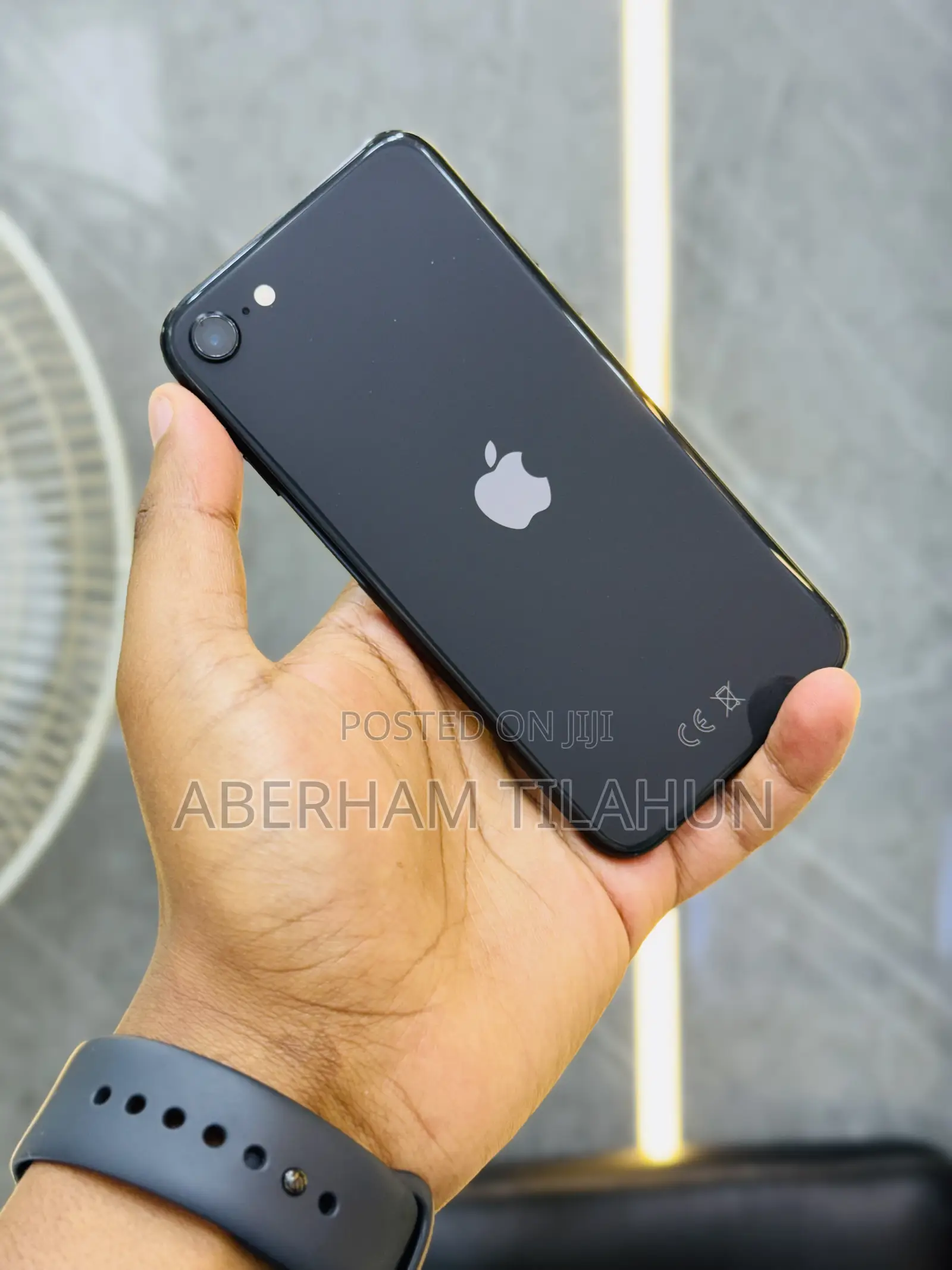 Apple iPhone SE (2020) 128 GB Black