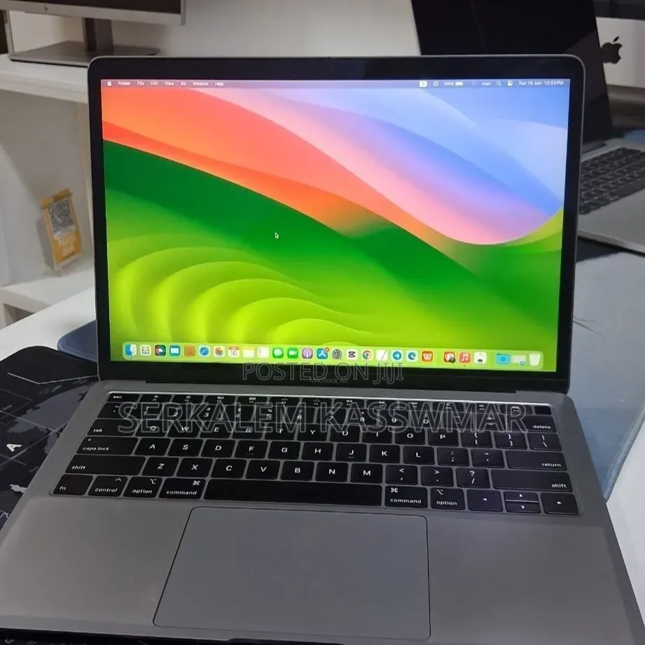 New Laptop Apple MacBook Air 2019 8GB Intel Core i5 SSD 128GB