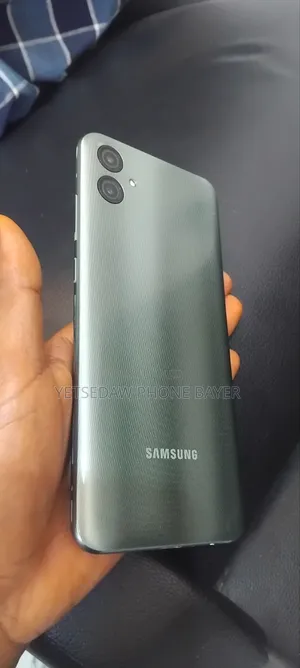 Samsung Galaxy F04 64 GB