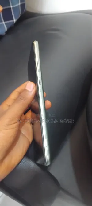 Samsung Galaxy F04 64 GB