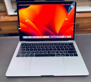 New Laptop Apple MacBook Pro 2017 8GB Intel Core i5 SSD 256GB