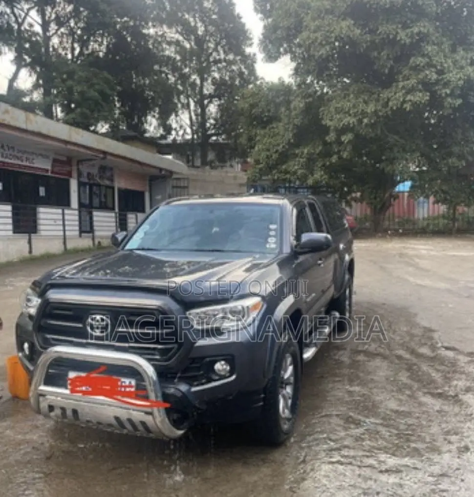 Toyota Tacoma 4dr Double Cab 2016 Black