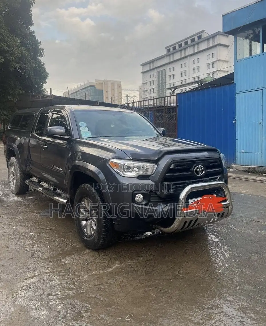 Toyota Tacoma 4dr Double Cab 2016 Black