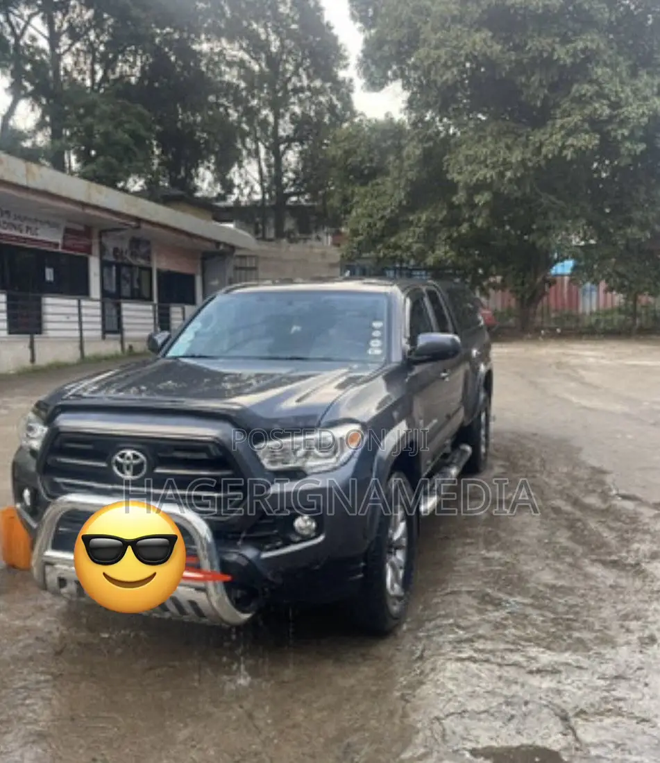 Toyota Tacoma 4dr Double Cab 2016 Black