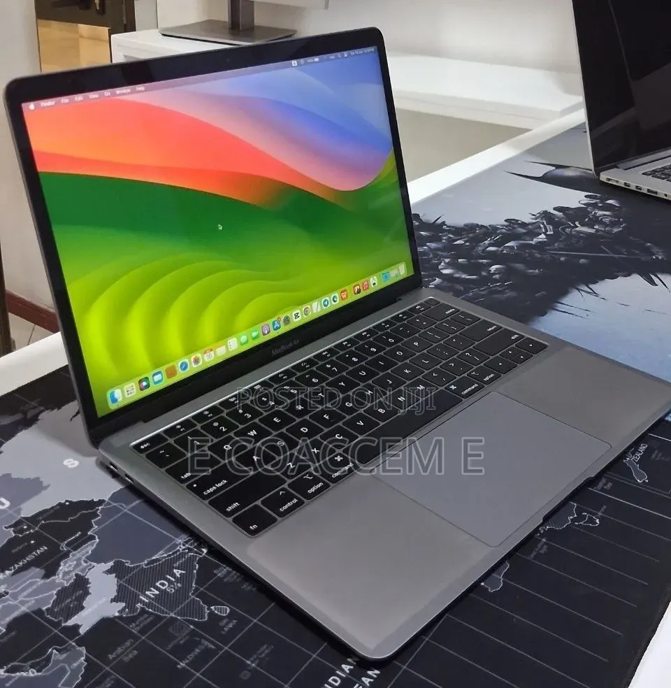 New Laptop Apple MacBook 8GB Intel Core i5 SSD 128GB