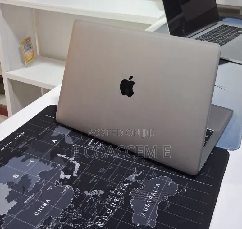 New Laptop Apple MacBook 8GB Intel Core i5 SSD 128GB