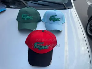 የላኮስት (Lacoste) ትራከር ኮፍያዎች
