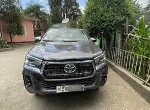 Toyota Hilux 2018 Gray