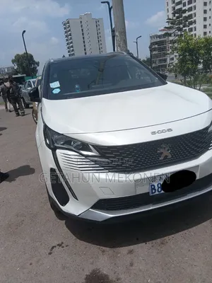 Peugeot 5008 2021 White