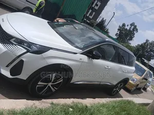 Peugeot 5008 2021 White