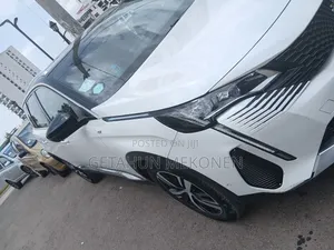 Peugeot 5008 2021 White