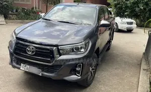 Toyota Hilux 2018 Gray