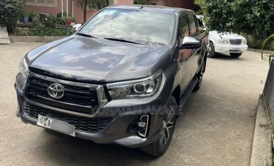 Toyota Hilux 2018 Gray