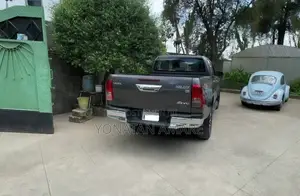 Toyota Hilux 2018 Gray