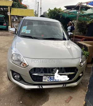 Suzuki Swift 2021 Silver