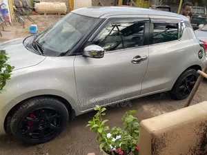 Suzuki Swift 2021 Silver