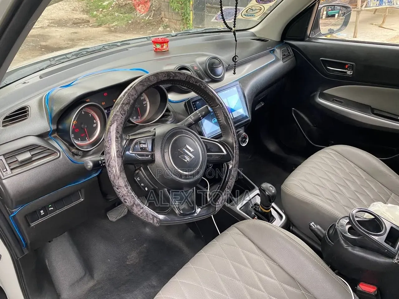 Suzuki Swift 2021 Silver