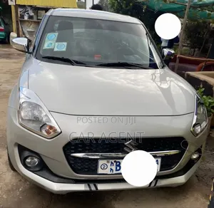 Suzuki Swift 2022 Gray
