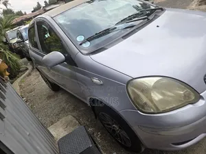 Toyota Vitz 2004 Purple