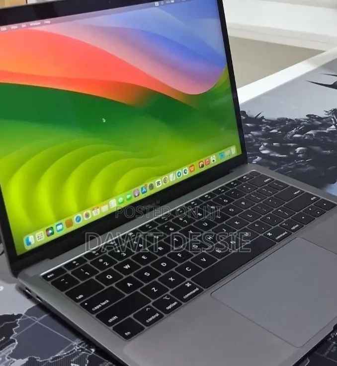 New Laptop Apple MacBook Air 2019 8GB Intel Core i5 SSD 128GB