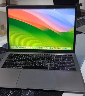 New Laptop Apple MacBook Pro 2019 8GB Intel Core i5 SSD 128GB