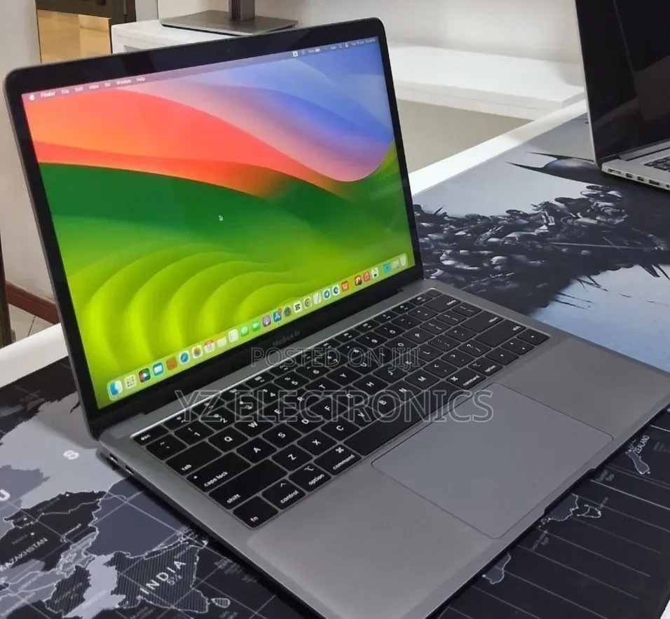 New Laptop Apple MacBook Pro 2019 8GB Intel Core i5 SSD 128GB